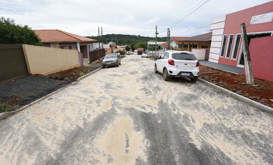 Investimentos garantem asfalto novo e teatro para Ipiranga