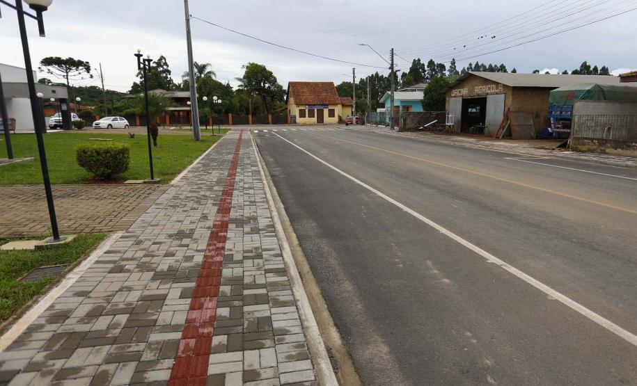 Investimentos garantem asfalto novo e teatro para Ipiranga