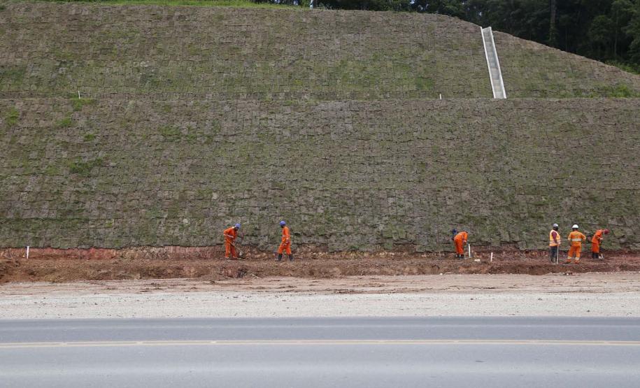 Duplicação da Rodovia dos Minérios avança com etapas mais complexas