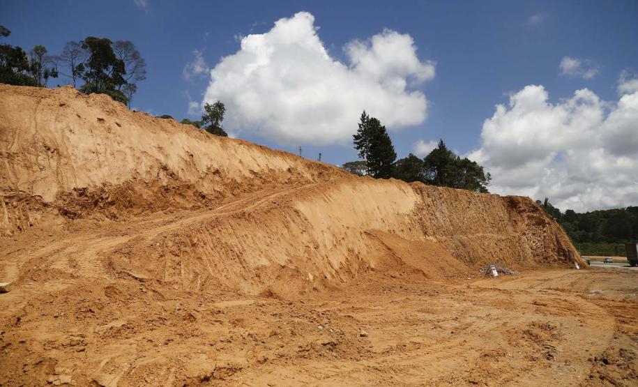 Duplicação da Rodovia dos Minérios avança com etapas mais complexas