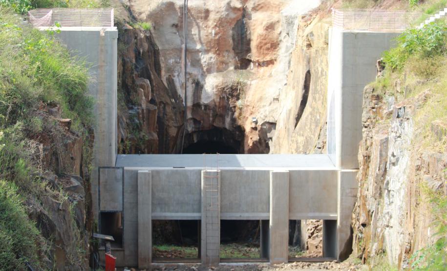 Construção de túnel em Francisco Beltrão.