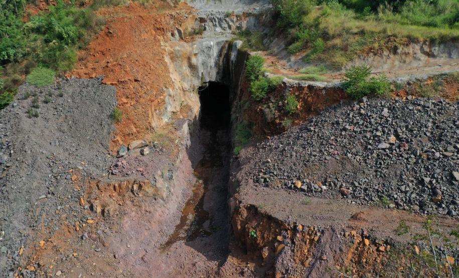 Construção de túnel em Francisco Beltrão.