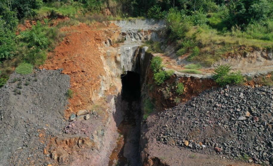 Construção de túnel em Francisco Beltrão.