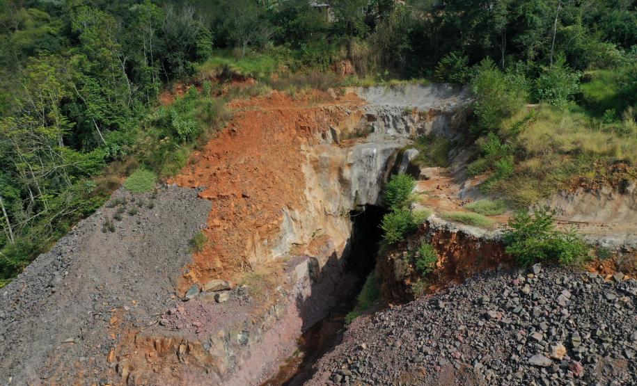 Construção de túnel em Francisco Beltrão.